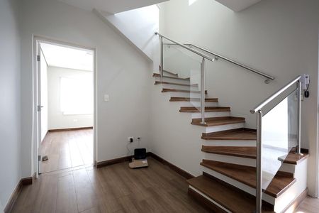 Casa à venda com 121m², 2 quartos e 2 vagasSala