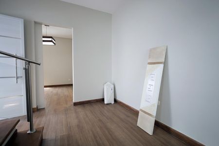 Sala de casa para alugar com 2 quartos, 121m² em Vila Alpina, Santo André