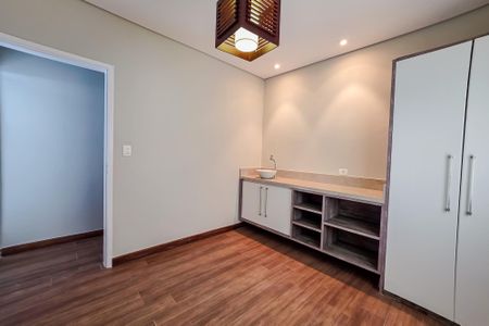 Casa à venda com 121m², 2 quartos e 2 vagas