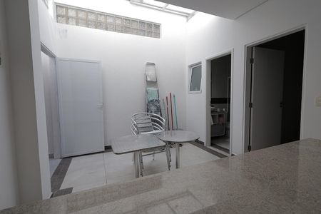 Casa à venda com 121m², 2 quartos e 2 vagasCozinha