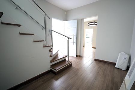 Casa à venda com 121m², 2 quartos e 2 vagasSala