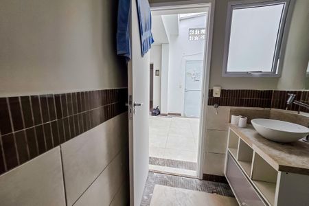 Casa à venda com 121m², 2 quartos e 2 vagas