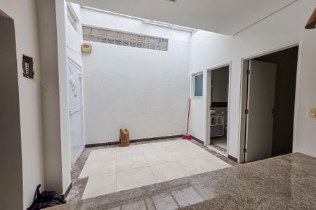 Casa à venda com 121m², 2 quartos e 2 vagas