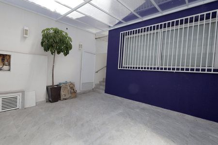 Casa à venda com 121m², 2 quartos e 2 vagasGaragem