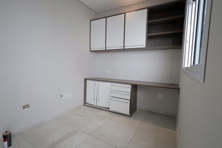 Casa à venda com 121m², 2 quartos e 2 vagasEscritório