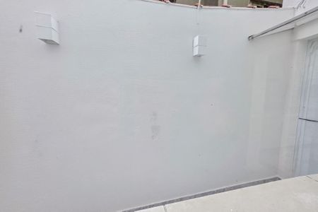 Casa à venda com 121m², 2 quartos e 2 vagas