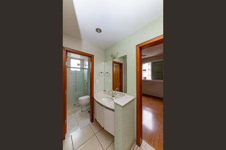 Apartamento à venda com 178m², 3 quartos e 4 vagas Apartamento à venda com 178m², 3 quartos e 4 vagasBanheiro Social