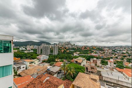 Apartamento à venda com 178m², 3 quartos e 4 vagas Apartamento à venda com 178m², 3 quartos e 4 vagasVaranda