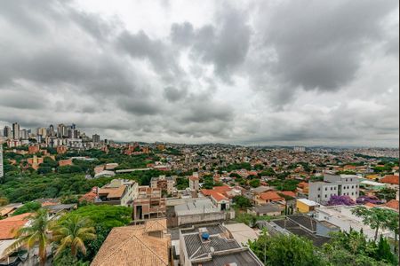 Apartamento à venda com 178m², 3 quartos e 4 vagas Apartamento à venda com 178m², 3 quartos e 4 vagasVaranda