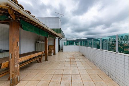 Apartamento à venda com 178m², 3 quartos e 4 vagas Apartamento à venda com 178m², 3 quartos e 4 vagasVaranda