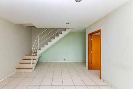 Apartamento à venda com 178m², 3 quartos e 4 vagas Apartamento à venda com 178m², 3 quartos e 4 vagasSala 1