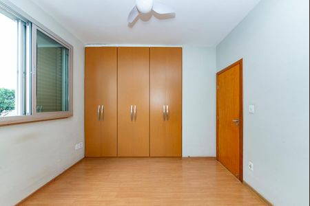 Apartamento à venda com 178m², 3 quartos e 4 vagas Apartamento à venda com 178m², 3 quartos e 4 vagasSuíte