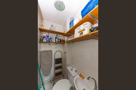 Apartamento à venda com 178m², 3 quartos e 4 vagas Apartamento à venda com 178m², 3 quartos e 4 vagasBanheiro de serviço