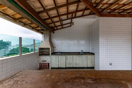 Apartamento à venda com 178m², 3 quartos e 4 vagas Apartamento à venda com 178m², 3 quartos e 4 vagasChurrasqueira