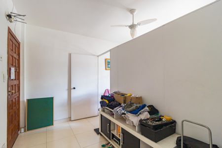 Apartamento à venda com 69m², 2 quartos e sem vaga Apartamento à venda com 69m², 2 quartos e sem vagaSala