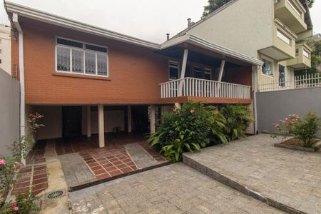 Casa para alugar com 180m², 3 quartos e 3 vagasFachada