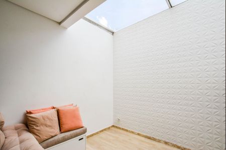 Casa de condomínio à venda com 121m², 4 quartos e 2 vagasSala