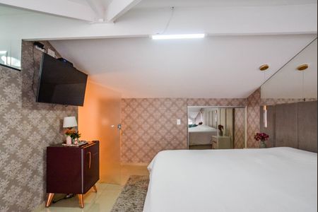 Casa de condomínio à venda com 121m², 4 quartos e 2 vagasQuarto Suíte