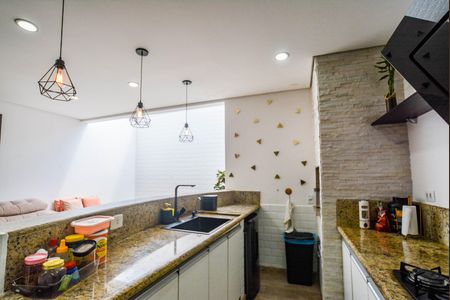 Casa de condomínio à venda com 121m², 4 quartos e 2 vagasCozinha