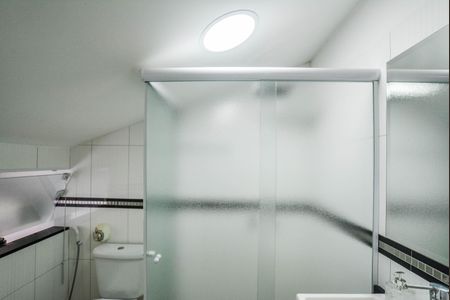 Casa de condomínio à venda com 121m², 4 quartos e 2 vagasBanheiro da Suíte
