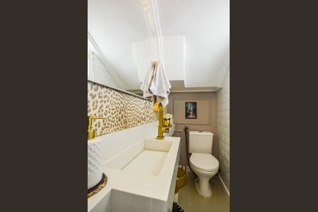 Casa de condomínio à venda com 121m², 4 quartos e 2 vagasLavabo