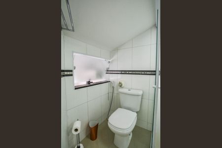 Casa de condomínio à venda com 121m², 4 quartos e 2 vagasBanheiro da Suíte