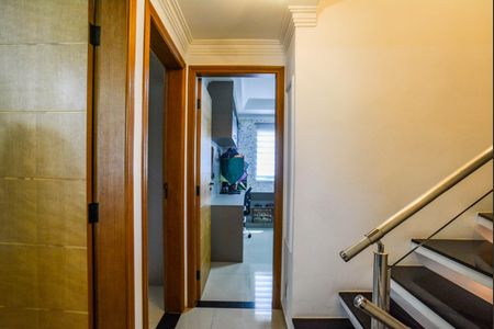 Casa de condomínio à venda com 121m², 4 quartos e 2 vagasEscada