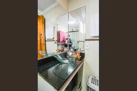 Casa de condomínio à venda com 121m², 4 quartos e 2 vagasBanheiro Social