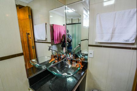 Casa de condomínio à venda com 121m², 4 quartos e 2 vagasBanheiro Social