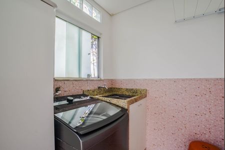 Casa de condomínio à venda com 121m², 4 quartos e 2 vagasÁrea de Serviço