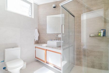 Apartamento à venda com 288m², 4 quartos e 4 vagasBanheiro da Suíte 2