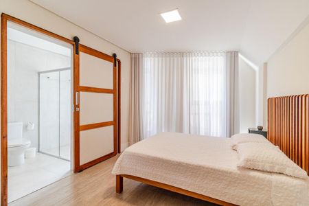 Apartamento à venda com 288m², 4 quartos e 4 vagasSuíte 1