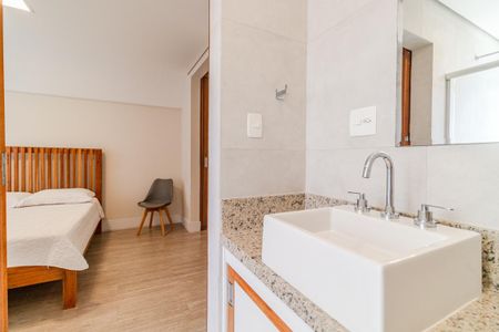 Apartamento à venda com 288m², 4 quartos e 4 vagasBanheiro da Suíte 1