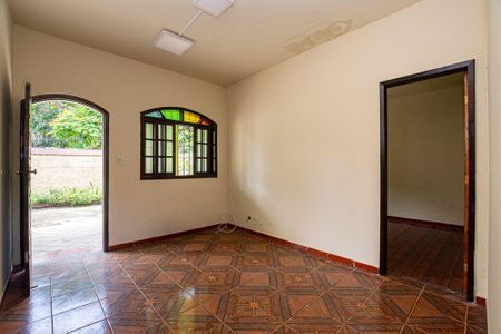 Casa à venda com 2 quartos, 84m² em Maralegre, Niterói
