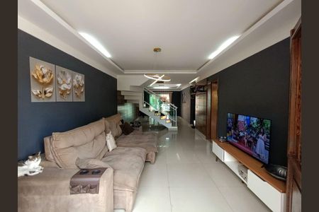 Casa à venda com 4 quartos, 240m² em Serra Grande, Niterói