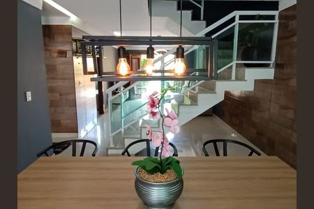 Casa à venda com 4 quartos, 240m² em Serra Grande, Niterói