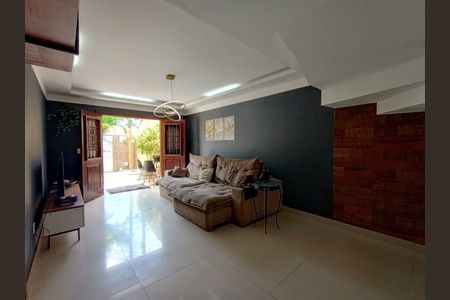 Casa à venda com 4 quartos, 240m² em Serra Grande, Niterói