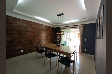 Casa à venda com 4 quartos, 240m² em Serra Grande, Niterói