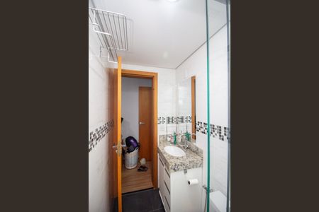 Banheiro da Suíte de apartamento para alugar com 3 quartos, 72m² em Olinda, Contagem