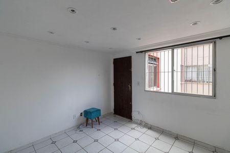 Sala de apartamento para alugar com 2 quartos, 50m² em Conjunto Residencial José Bonifácio, São Paulo