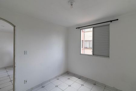 Quarto 2 de apartamento para alugar com 2 quartos, 50m² em Conjunto Residencial José Bonifácio, São Paulo