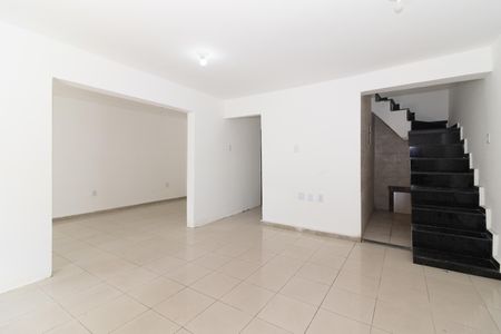 Casa para alugar com 450m², 3 quartos e 2 vagas Casa para alugar com 450m², 3 quartos e 2 vagasSala