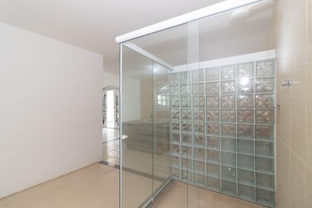 Casa para alugar com 450m², 3 quartos e 2 vagas Casa para alugar com 450m², 3 quartos e 2 vagasBanheiro da Suíte 1