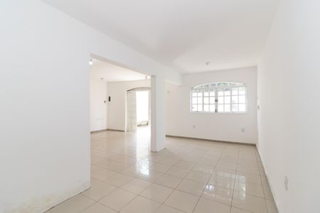 Casa para alugar com 450m², 3 quartos e 2 vagas Casa para alugar com 450m², 3 quartos e 2 vagasSala