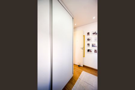 Apartamento à venda com 75m², 3 quartos e 2 vagasQuarto 02