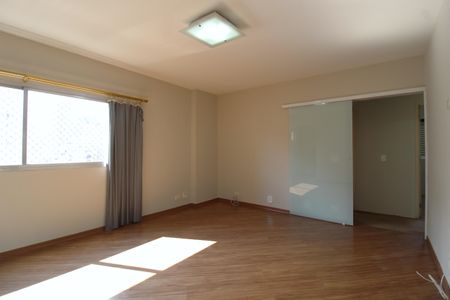 Sala de apartamento para alugar com 3 quartos, 103m² em Indianópolis, São Paulo