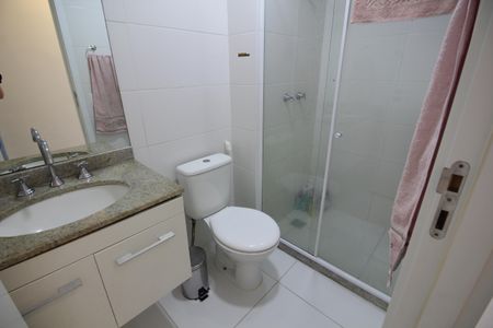 Apartamento à venda com 69m², 2 quartos e 1 vagaBanheiro Social