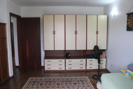 Casa à venda com 390m², 4 quartos e 6 vagasSuíte 3