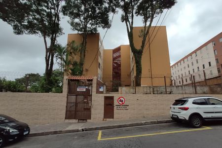 Apartamento para alugar com 55m², 3 quartos e sem vaga