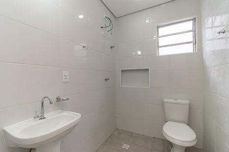 Banheiro de casa para alugar com 1 quarto, 44m² em Vila Ema, São Paulo
